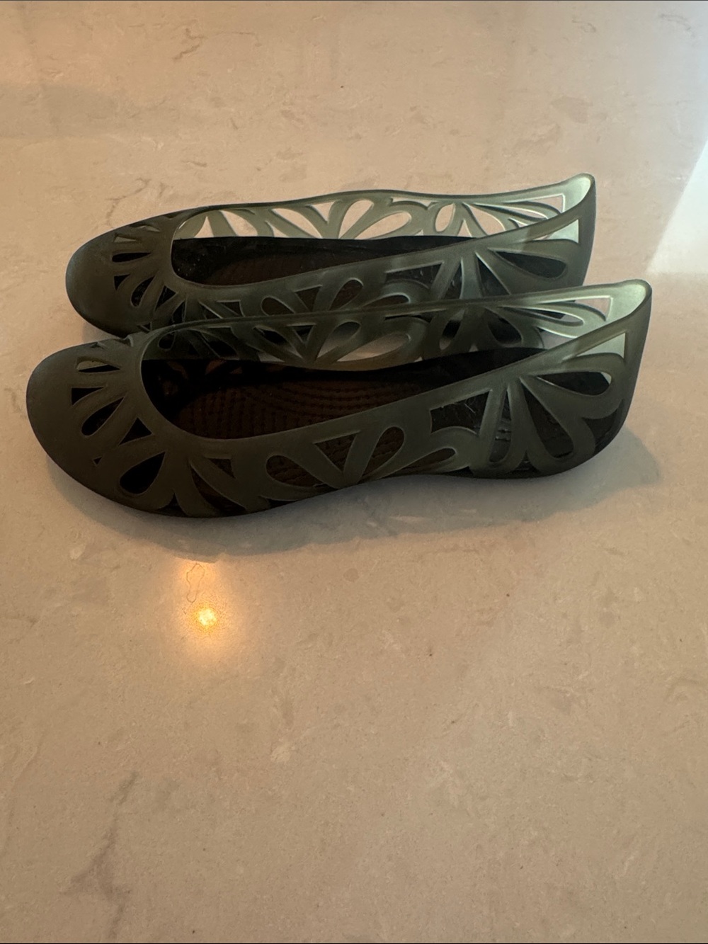 CROCS Adrina Olive Green Cutout Ballet Flats Women's Size 6